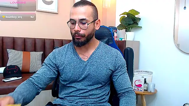 Snapshot of hanz_col chatting on March 19, 2025, 6:44 pm hanz col online show from March 19, 2025, 6:44 pm