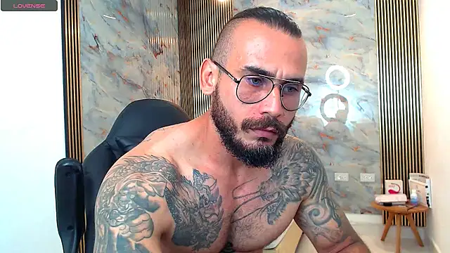 Snapshot of hanz_col chatting on February 23, 2025, 11:25 pm hanz col online show from February 23, 2025, 11:25 pm