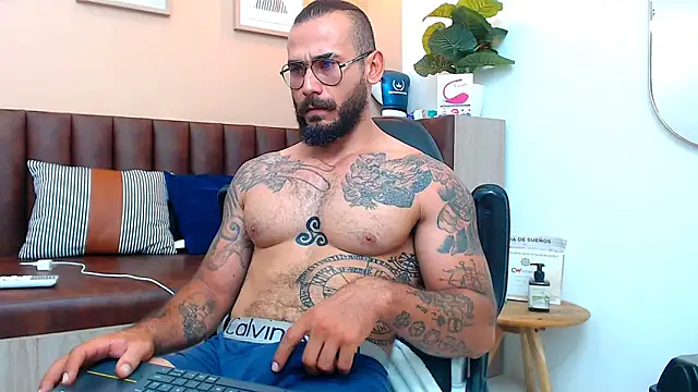 Snapshot of hanz_col chatting on March 17, 2025, 11:10 am hanz col online show from March 17, 2025, 11:10 am