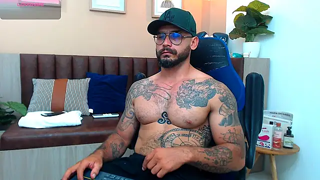 Snapshot of hanz_col chatting on March 22, 2025, 4:56 am hanz col online show from March 22, 2025, 4:56 am