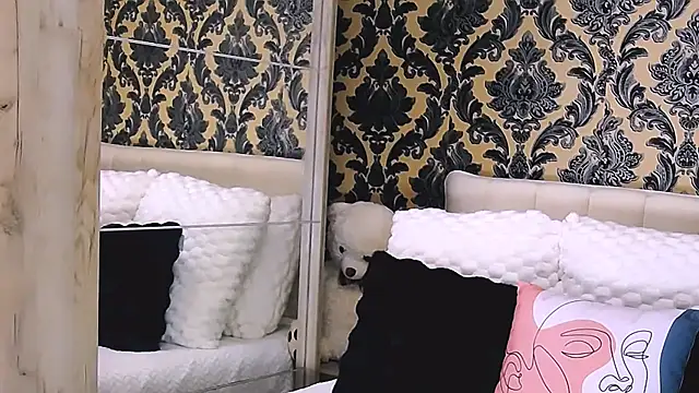 Aly girl1 online show from September 12, 2025, 7:30 am