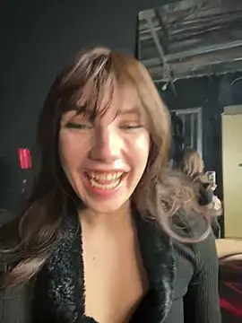 Snapshot of Sofia_Poly chatting on February 16, 2025, 8:11 pm Sofia Poly online show from February 16, 2025, 8:11 pm