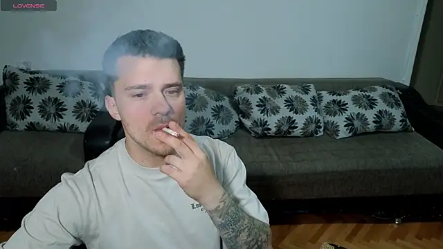 JohnnyStepBro online show from April 28, 2026, 8:35 pm