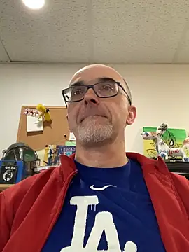 MaxVain online show from March 10, 2025, 6:12 pm