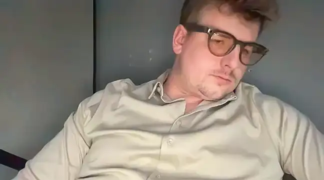 Snapshot of BigSammy1995 chatting on December 6, 2024, 3:06 pm BigSammy1995 online show from December 6, 2024, 3:06 pm