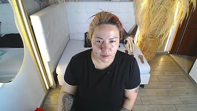 Bruja  Scarlata online show from November 27, 2025, 10:16 am