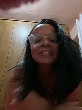 Snapshot of lomagata chatting on June 8, 2026, 2:45 am lomagata online show from June 8, 2026, 2:45 am