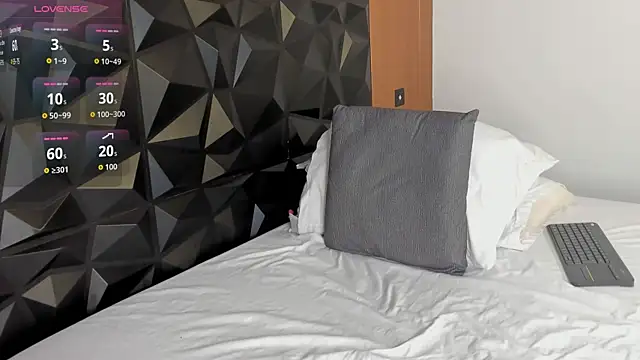 Wendy Marchall online show from September 21, 2025, 7:08 pm