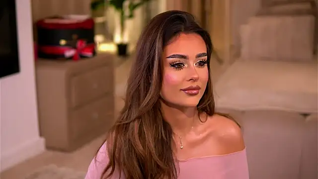 Snapshot of YasmineShaw chatting on January 12, 2026, 1:34 am YasmineShaw online show from January 12, 2026, 1:34 am