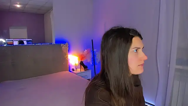 Laura Leee online show from February 10, 2026, 6:12 am