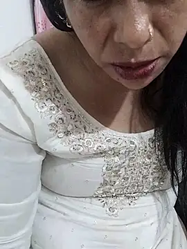 Urmila bhabhii online show from February 18, 2026, 3:41 pm