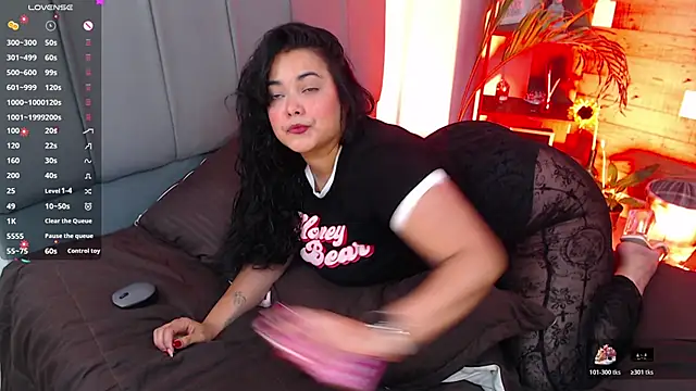 VictoriaMontero30000 online show from November 8, 2025, 1:53 am