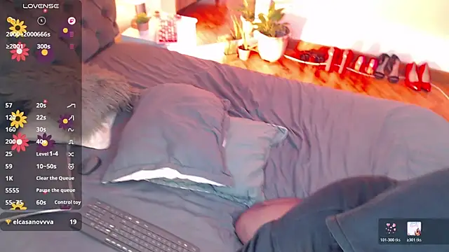 VictoriaMontero30000 online show from April 4, 2026, 1:01 am