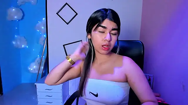 NahomiConnor  online show from September 19, 2025, 1:15 pm