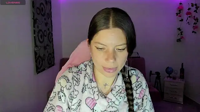 Susana garcia  online show from March 15, 2025, 4:35 am