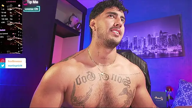 JACOB MARTINS online show from November 30, 2025, 6:52 pm