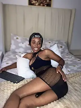 Snapshot of BhadBhad_Kitty chatting on March 17, 2025, 7:35 am BhadBhad Kitty online show from March 17, 2025, 7:35 am