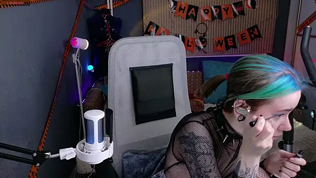 Snapshot of Cumpotik_Eve chatting on November 29, 2025, 2:01 am Cumpotik Eve online show from November 29, 2025, 2:01 am