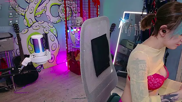 Cumpotik Eve online show from April 21, 2026, 3:24 am