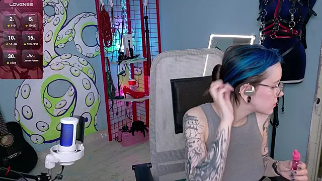 Snapshot of Cumpotik_Eve chatting on February 23, 2026, 3:30 am Cumpotik Eve online show from February 23, 2026, 3:30 am