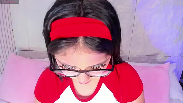 AvyMilton online show from October 29, 2025, 11:53 am