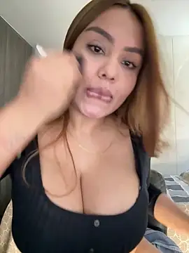 Snapshot of valeria2019hot chatting on October 25, 2025, 5:35 pm valeria2019hot online show from October 25, 2025, 5:35 pm