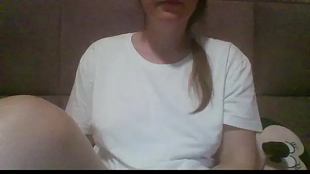 Sladkiegubki online show from November 4, 2025, 10:13 pm