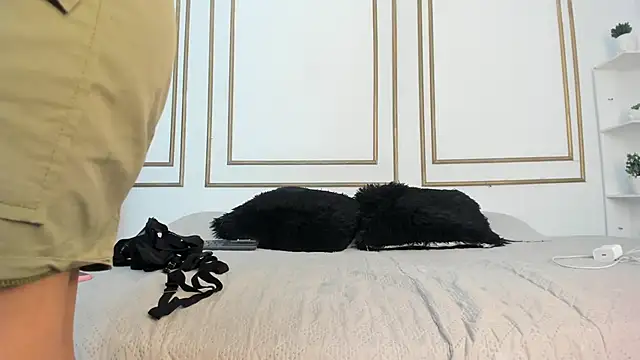 miranda villa online show from December 14, 2025, 12:22 pm