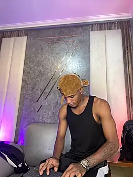 AaronCruz  online show from February 5, 2026, 4:36 pm