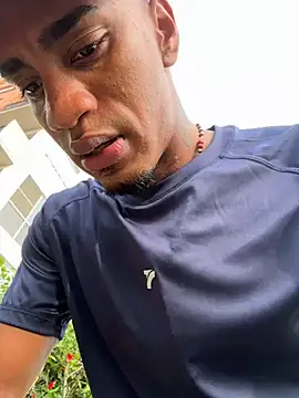 Snapshot of AaronCruz_ chatting on February 23, 2025, 12:48 pm AaronCruz  online show from February 23, 2025, 12:48 pm