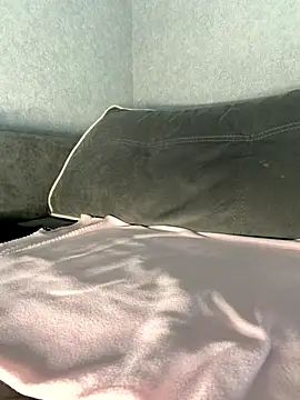 MiloTheName online show from November 4, 2025, 6:17 am