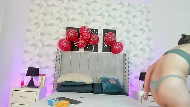 nicole adam ms online show from February 15, 2025, 8:01 pm