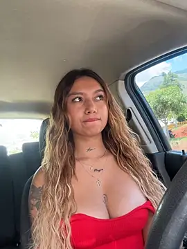 amanda-medrano1 online show from February 26, 2025, 5:10 pm