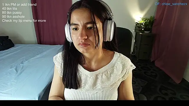 ChloeSanchezx online show from April 23, 2026, 1:01 am