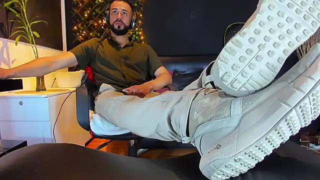 alessandro wye online show from February 3, 2026, 8:30 am