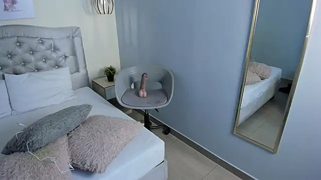 escarleth   online show from March 11, 2026, 11:48 am