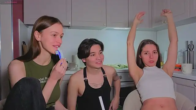 fcjuicy pussy online show from November 27, 2025, 10:16 am