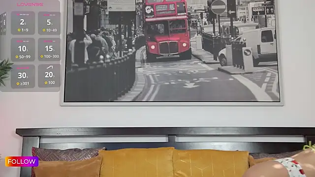 Sarah-Hart online show from November 3, 2025, 12:42 pm