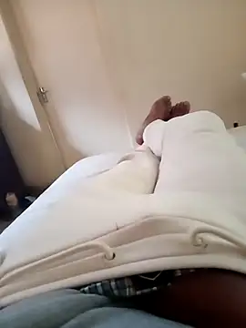 Snapshot of izinjamfee2 chatting on September 19, 2025, 12:42 pm izinjamfee2 online show from September 19, 2025, 12:42 pm