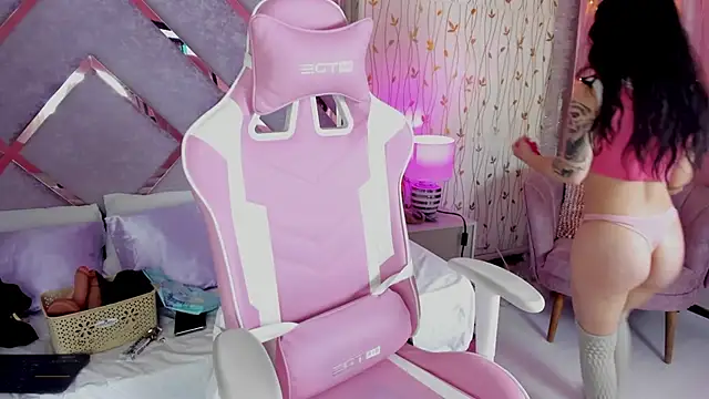 hanna  azumi online show from March 3, 2025, 1:17 am