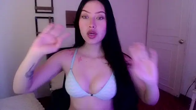 Snapshot of Emilyswan04 chatting on March 4, 2025, 8:38 pm Emilyswan04 online show from March 4, 2025, 8:38 pm