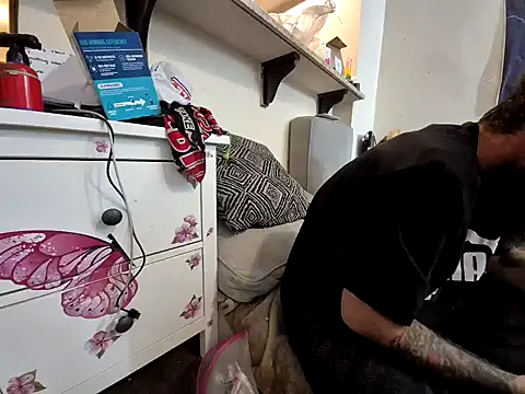 lit702 online show from February 15, 2026, 4:46 am