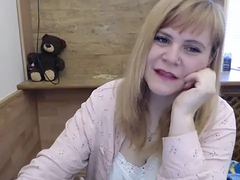 DaniellaKiss online show from April 5, 2026, 9:05 am