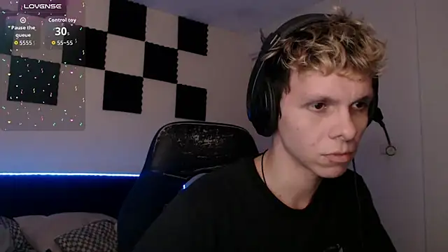 bryamado69 online show from October 17, 2025, 12:58 am