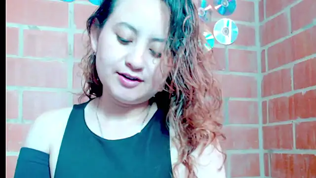 zoe jones3 online show from September 30, 2025, 12:55 pm