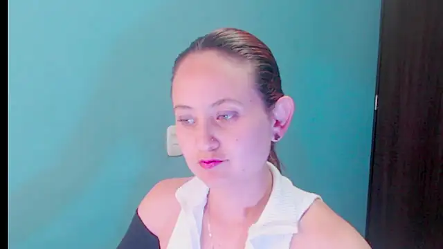 zoe jones3 online show from February 27, 2025, 10:20 pm