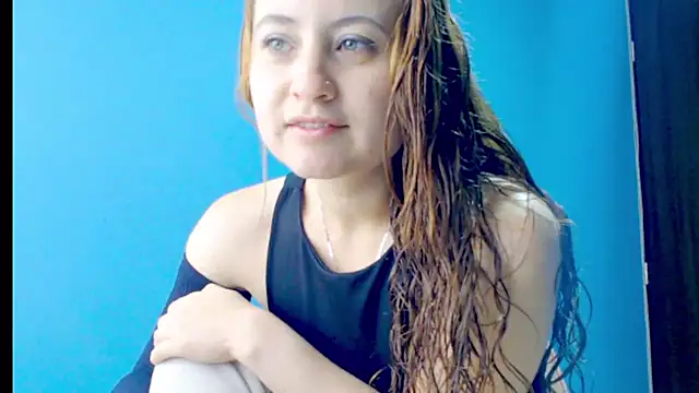 zoe jones3 online show from March 15, 2025, 5:15 pm