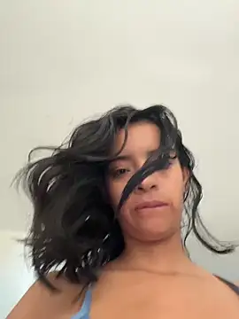 Laura fernandezII online show from March 10, 2026, 1:26 pm