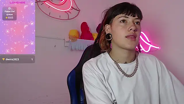  sharlotte777 online show from December 1, 2025, 2:18 pm