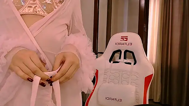 Ann  Cute online show from November 5, 2025, 5:32 am